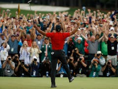 Die Menge tobt, Tiger Woods auch (Bild: KEYSTONE/AP/MATT SLOCUM)