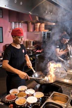 Koch Timay Tha Longtok am Wok.