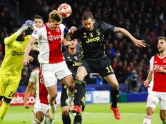 Leonardo Bonucci (hier im Heinspiel gegen Ajax) war einer der Spieler, die im entscheidenden Moment nicht in Form waren (Bild: KEYSTONE/EPA ANP/ROBIN VAN LONKHUIJSEN)