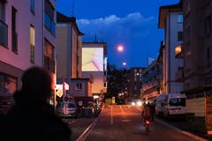 «Stadtprojektionen III»: Shirana Shahbazi. An der Zürcher Strasse, gesehen von der Ulmenstrasse her. (Bild: Michel Canonica)