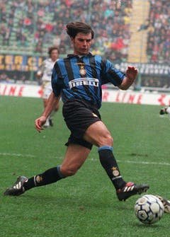 1996: Sforza wechselt von Inter Mailand zurück zum FC Kaiserslautern. Bild: Carlo Fumagalli/Keystone