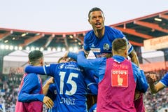 Lucas Alves, Innenverteidiger, Note 5Der Brasilianer steht solide in der Abwehr, er klärt beim St. Galler Anfangsfurioso mehrmals. (Bild: Martin Meienberger/freshfocus)