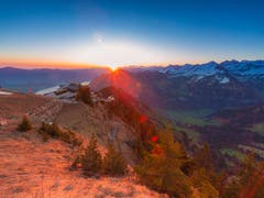 Sonnenaufgang vom Stanserhorn. (Bild: Rolf Kälin, Stanserhorn, 20. April 2019)