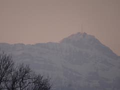 Der Säntis im morgendlichen Licht, fotografiert von Henau aus. (Bild: Stephan Lendi)