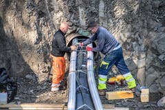 Rundgang in und um die neue Fernwärmeanlage des Wärmeverbund Sarnen, welche unmittelbar beim Werkhof zu stehen kommen wird. (Bild: Pius Amrein, Mittwoch 17. April 2019)