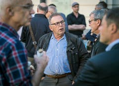 Vor dem TZ-Podium: Rege Diskussionen auf dem Rathausplatz in Weinfelden. (Bild: Reto Martin)