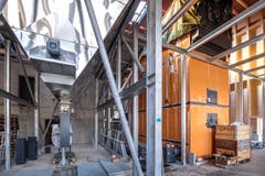 Rundgang in und um die neue Fernwärmeanlage des Wärmeverbund Sarnen, welche unmittelbar beim Werkhof zu stehen kommen wird. (Bild: Pius Amrein, Mittwoch 17. April 2019)