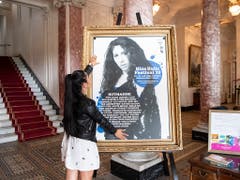Die irische Songwriterin Ruth Anne is das diesjährige Aushängeschild des Blue Balls Festival und ziert das Festivalplakat. (Bild: KEYSTONE/URS FLUEELER)