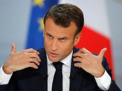 Der französische Präsident Emmanuel Macron kündigt eine Steuersenkung an. «Diejenigen, die arbeiten» sollten dadurch eine Erleichterung erhalten. (Bild: KEYSTONE/AP/MICHEL EULER)
