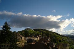 Der Wetterwechsel bahnt sich über der St. Galler Solitüde an. (Bild: Susann Albrecht)