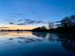 Sonnenaufgang am Bommerweiher. (Bild: Reto Schubnell)
