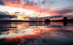 Gespiegeltes Abendrot im Zugersee. (Bild: Daniel Hegglin, Zug, 26. April 2019)