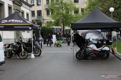 Ein Teil des Zweirad-Bereichs des Thementags «Elektromobilität» am Samstag an der Kantonsschule am Burggraben. (Bilder: Reto Voneschen - 27. April 2019)