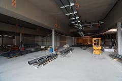 1. Obergeschoss, Kassenbereich des Supermarktes.
