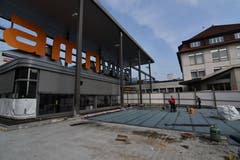 Hier entsteht der gemeinsame Platz zwischen den beiden Einkaufszentren.