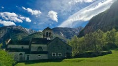 Wenigstens ist es im Süden der Schweiz sonnig - und wie! (Bild: Peter Bumbacher, Maggiatal, 28. April 2019)