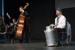 Emil Steinberger bei seinem Sketch über die Bauernregeln: «Im Januar, im Januar». (Bild: Pius Amrein, Luzern, 29. April 2019)