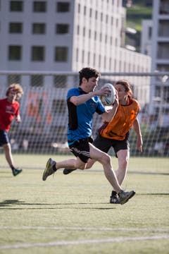Touch-Rugby beim Training auf der Allmend. (Bild: Manuela Jans-Koch, Luzern, 25. April 2019)