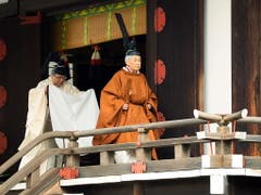 Der 85 Jahre alte Monarch Akihito hat am Dienstag bei einer feierlichen Zeremonie seine Abdankung eingeleitet. (Bild: KEYSTONE/EPA JIJI PRESS)