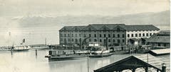 Der Hafen Romanshorn um 1900 mit dem Dampfschiff Bodan und der zweiten Dampftrajektfähre. Sie kam für die Trajektverbindung Romanshorn-Lindau zum Einsatz und schleppte bei Bedarf auch Trajektkähne. (Sammlung: Anton Heer)