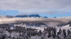 Der Säntis mit sehr viel Schnee im April. Aufgenommen vom Höhenweg Herisau aus. (Bild: Luciano Pau)