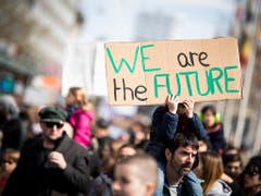 Wir sind die Zukunft: Klimademo in Lausanne. (Bild: KEYSTONE/VALENTIN FLAURAUD)