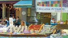 Markt auf der Place Richelme: ein bunter Spiegel der kulinarischen Vielfalt.