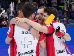 Der befreiende Jubel der Genfer nach dem Gewinn von WM-Bronze (Bild: KEYSTONE/AP The Canadian Press/PAUL CHIASSON)