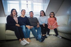 Die Schweizer Familie: Beni Stoller mit seiner Frau Patricia (2. v. l.) und den drei Töchtern.