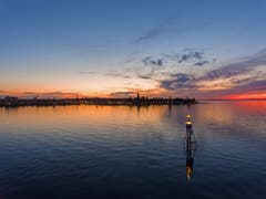 Romanshorn im Abendrot aus der Sicht einer Drohne. (Bild: Mirco Costa)