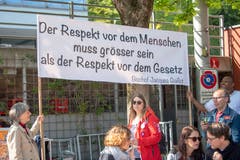 Ebenfalls ein wichtiges Thema an der 1.-Mai-Feier: Solidarität mit Flüchtlingen, die sich viele Staaten in Europa - darunter auch die Schweiz - mit scharfen Einreiseregelungen vom Leib halten will. (Bild: Urs Bucher - 1. Mai 2019)