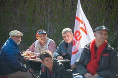 Langjährige Gewerkschafter an der Kundgebung zum 1. Mai vor der Grabenhalle. (Bild: Urs Bucher - 1. Mai 2019)