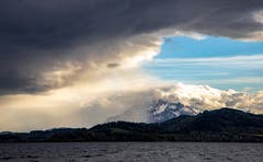 Blick auf den Pilatus nach dem Durchzug einer Regenfront. (Bild: Daniel Hegglin, Zug, 9. Mai 2019)