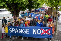 Der Protestmarsch führte zum Nationalquai.