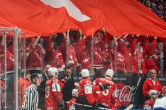 Jubelnde Schweizer: Das Team von Patrick Fischer gewann gegen Italien klar.(Bild: Andy Müller/freshfocus, Bratislava, 11. Mai 2019)