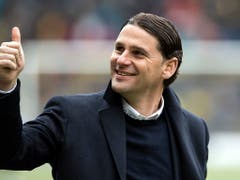 YB-Cheftrainer Gerardo Seoane ist zusammen mit YB-Sportchef Christoph Spycher die Respektsperson dieser Saison. Wie stellt Seoane sein Meisterteam auf den Showkampf gegen den FC Basel ein? (Bild: KEYSTONE/PETER SCHNEIDER)