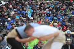 2800 Besuchern verfolgten die teils spektakulären Wettkämpfe am Urner Kantonalen Schwingfest in Bürglen. (Bild: Urs Hanhart, Bürglen, 12. Mai 2019)
