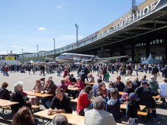 Der Gedenktag wurde mit einem «Fest der Luftbrücke» auf dem Tempelhofer Feld gefeiert. (Bild: KEYSTONE/EPA/OMER MESSINGER)