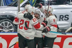 In der 34. Minute durchbrachen die Schweizer endlich die lettische Abwehr und bejubelten das 1:0 von Gregory Hofmann (hier verdeckt). (Bild: Andy Müller/freshfocus, Bratislava, 12. Mai 2019)