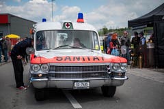 Sanitätsfahrzeuge hatten früher eindeutig mehr Stil als heute.