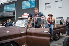«Hämpu» Kaufmann und sein Kumpel «Ürsu» Hofer rollten mit einem rostigen Chevrolet C10 Pick Up Jahrgang 1965 aus Schötz an. (Bilder: Roger Grütter, Willisau, 12. Mai 2019)