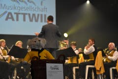 Die Musikgesellschaft Wattwil spielt zum Muttertag. (Bild: Ruben Schönenberger, 12. Mai 2019)
