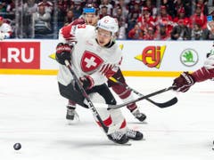 Philipp Kuraschew gab den Assist zum 1:0 der Schweizer gegen Lettland (Bild: KEYSTONE/MELANIE DUCHENE)