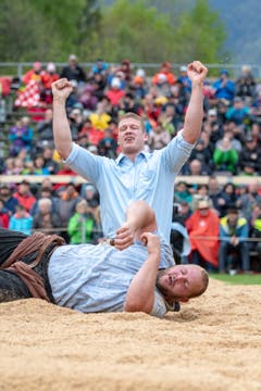 Pirmin Reichmuth triumphiert am Urner Kantonalen. (Bild: KEYSTONE/Urs Flüeler, Bürglen, 12. Mai 2019)