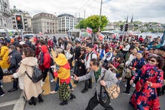 Da ist selbst der Fussgängerstreifen beim Schwanenplatz zu wenig breit. (Bild: Urs Flüeler / Keystone, Luzern, 13. Mai 2019)