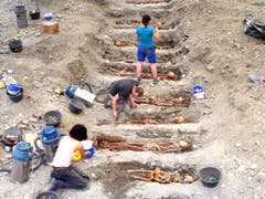 103 Gräber mit den Überresten verwahrter Personen wurden in Cazis in Mittelbünden ausgegraben. (Bild: Amt für Kultur GR)