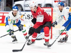 Nico Hischier (13) erzielte in seinen ersten sechs Länderspielen sechs Tore und fünf Assists (Bild: KEYSTONE/MELANIE DUCHENE)
