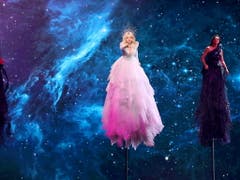 Australien hat sich am Dienstag in Tel Aviv mit einer spektakulären Bühnenshow für das Finale des Eurovision Song Contest am kommenden Samstag qualifiziert. (Bild: KEYSTONE/EPA/ABIR SULTAN)