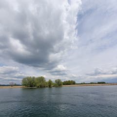 Bizarre, wilde Wolkenformation über Güttingen. (Bild: Stephan Lendi)