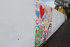 Wer sich kreativ an einem Teil der Wand beteiligen will, kann sich beim Seniorenzentrum melden. Interessierte müssen ihre Idee und den gewünschten Platz allerdings elektronisch einreichen.
